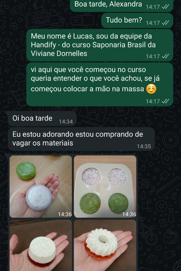 Conversa de aluna do Saponaria Brasil mostrando seus primeiros sabonetes