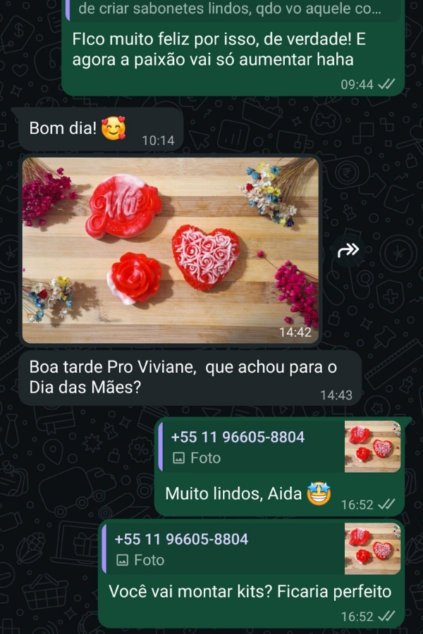 Conversa de aluna do Saponaria Brasil mostrando sabonetes de Dia das Mães