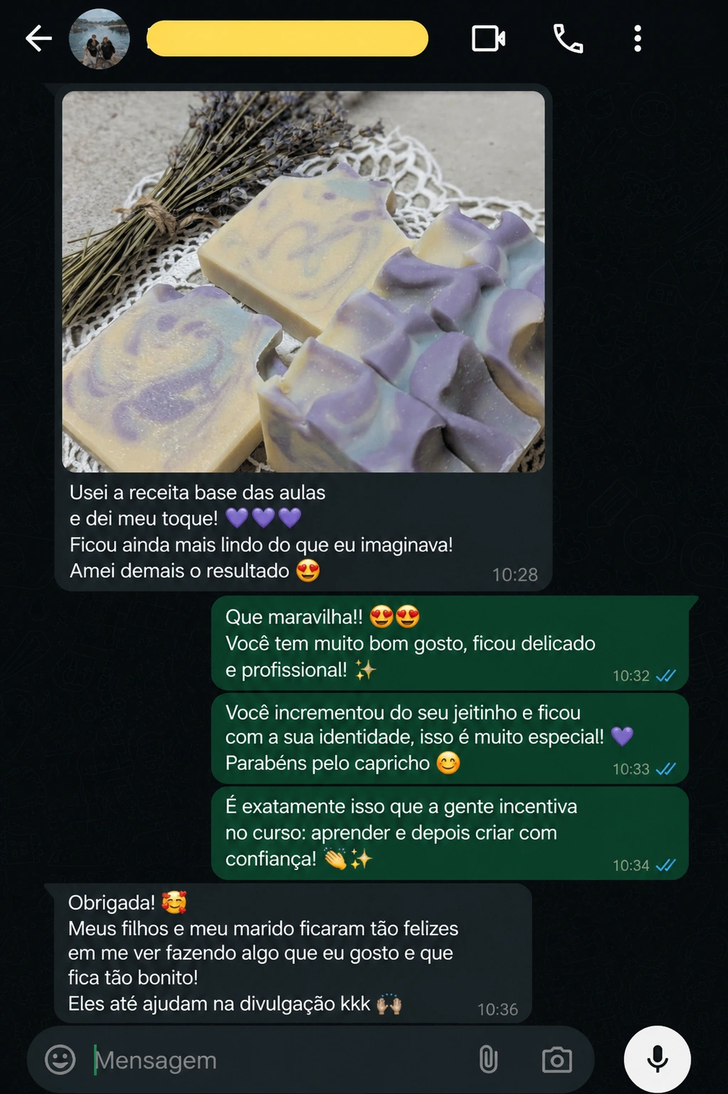 Conversa de aluna do Saponaria Brasil mostrando sabonetes marmorizados de lavanda